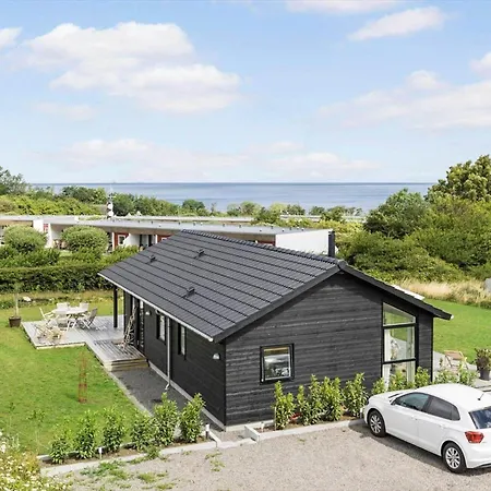 6813-allinge-aeblebakken-5 بيت للعطل