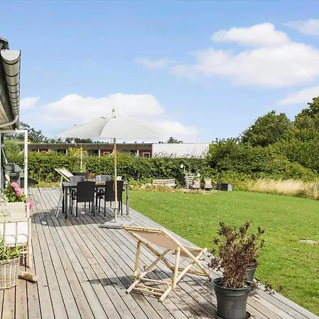 6813-allinge-aeblebakken-5 بيت للعطل *