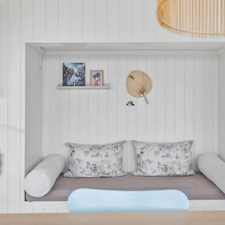 6813-allinge-aeblebakken-5 بيت للعطل إلينغه