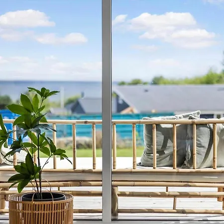 6813-allinge-aeblebakken-5 بيت للعطل